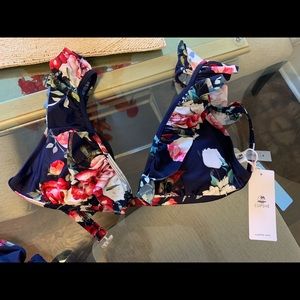 Cupshe floral bathing suite top. New w.tags size M